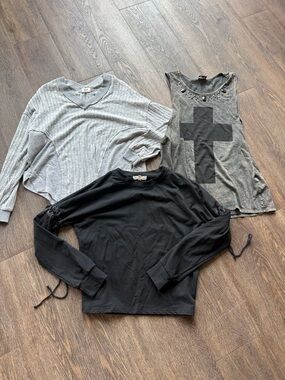 Buckle Women’s Top lot Q12